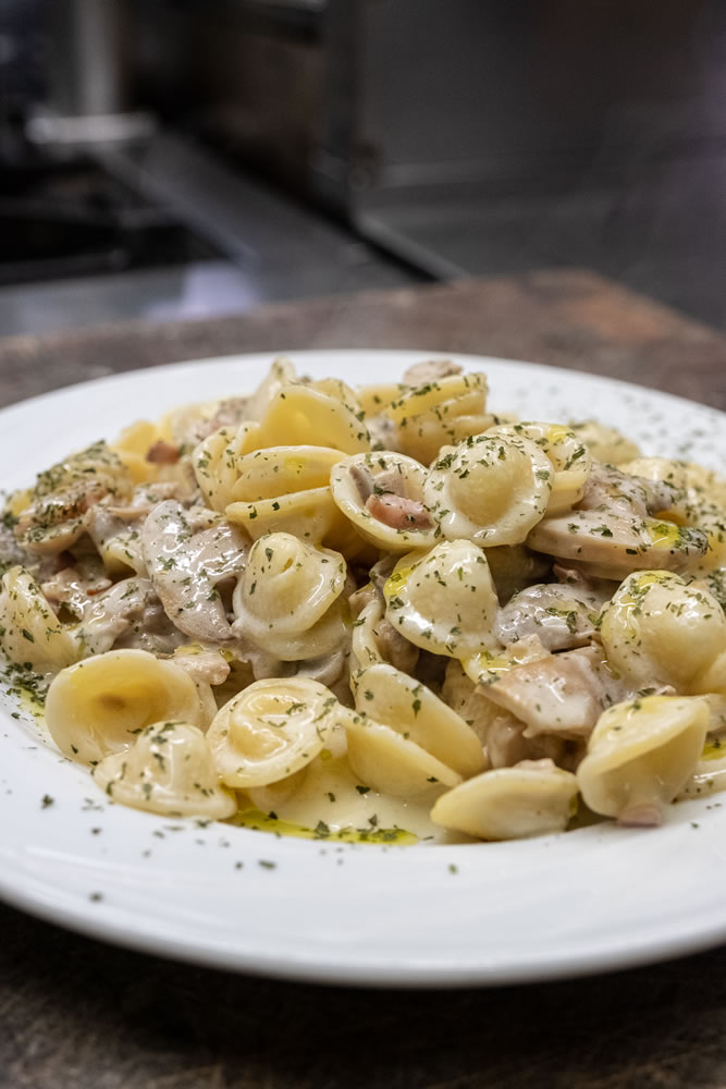 Piatto di orecchiette al pesce