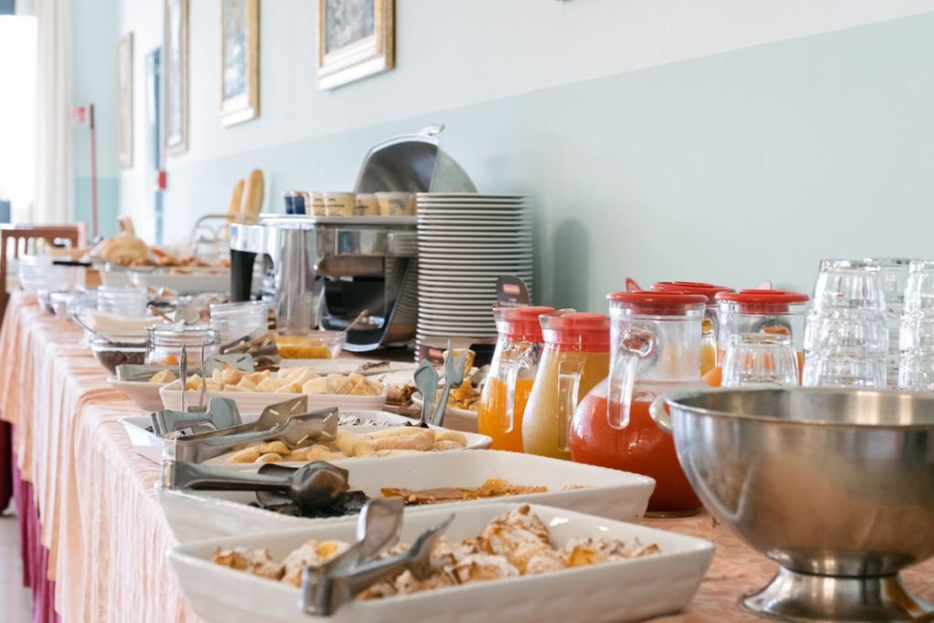 Ricco buffet di colazione